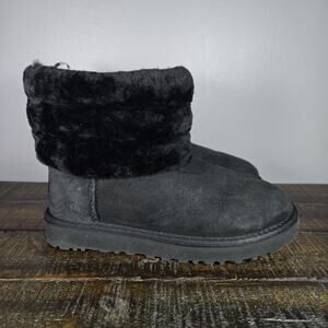 UGG Classic Mini Fluff Quilted Womens Size 6 Slip On Boots Shoes Black Fur Lined